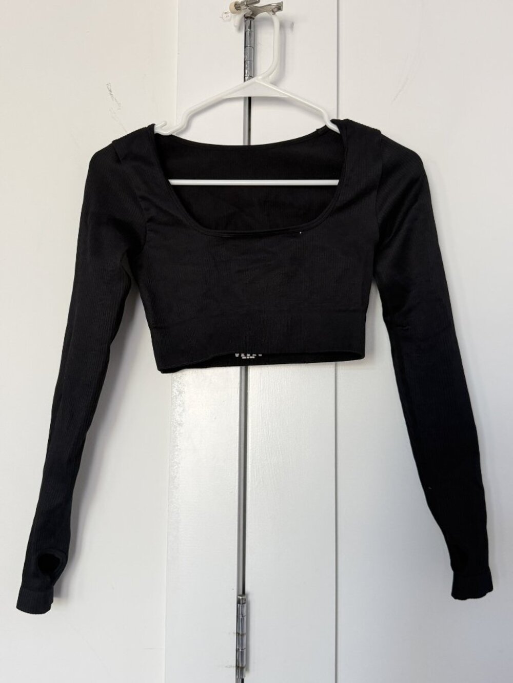 OQQ Seamless Ribbed Square Neck Long Sleeve Crop Top Black